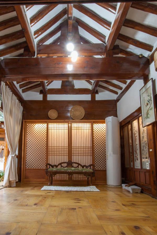 Dongmyo Hanok Sihwadang - Private Korean Style House In The City Center With A Beautiful Garden Seoul Exterior photo